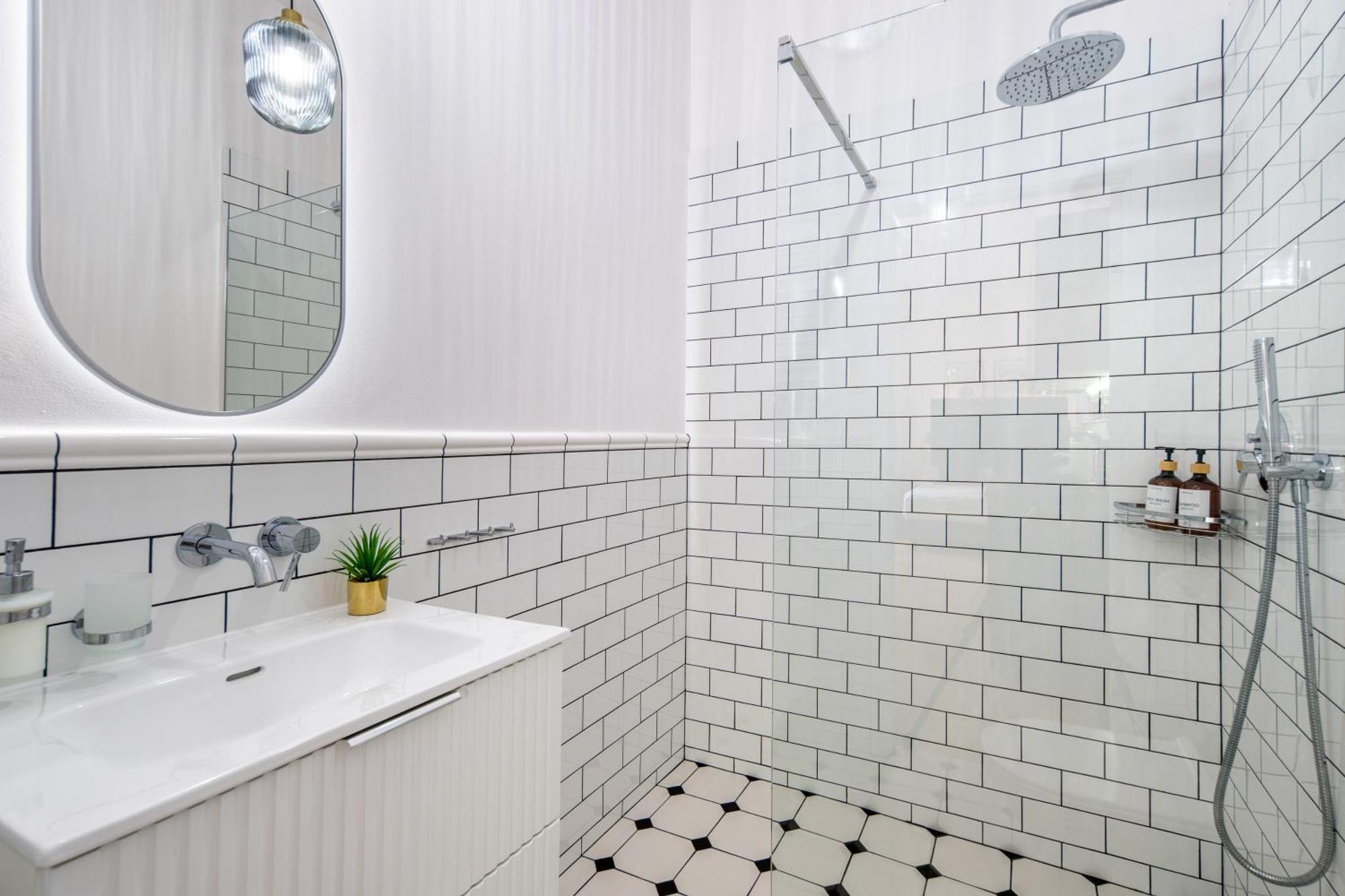Discover Krakow Apartments - Lubomirskiego St - Classic & Modern - Near Main Station, Netflix And Ac Ngoại thất bức ảnh